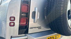 Land Rover Defender 3.0 D300 SE 110 5dr Auto Diesel Estate